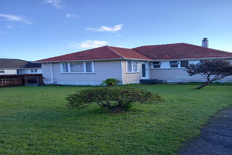 Photo of property in 55 Strand Crescent, Naenae, Lower Hutt, 5011