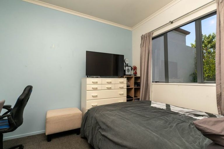 Photo of property in 1 Pyrite Street, Westgate, Auckland, 0614