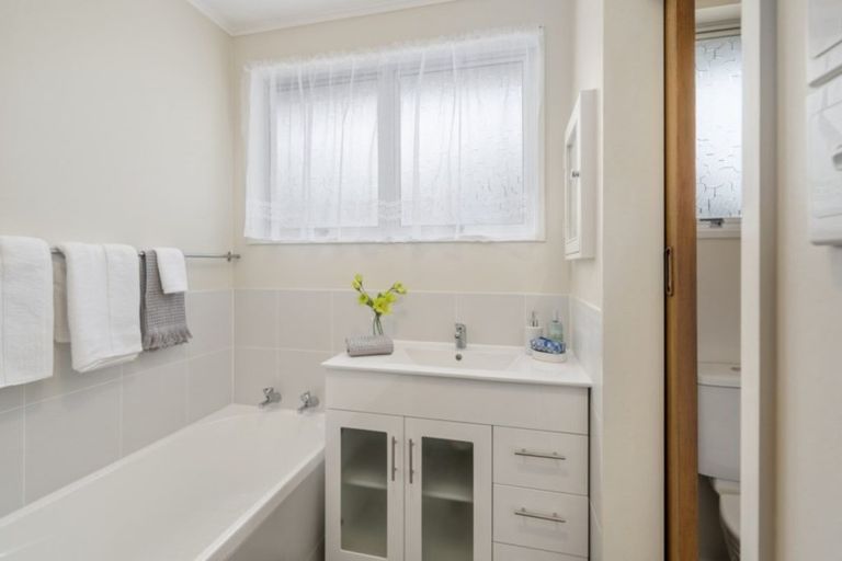 Photo of property in 41 Somerset Crescent, Highbury, Palmerston North, 4412