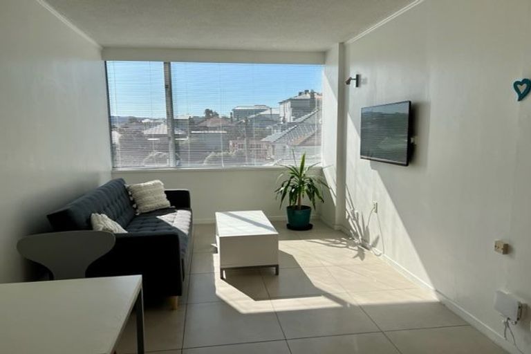 Photo of property in Beresford Apartments, 12/118u Russell Terrace, Berhampore, Wellington, 6023
