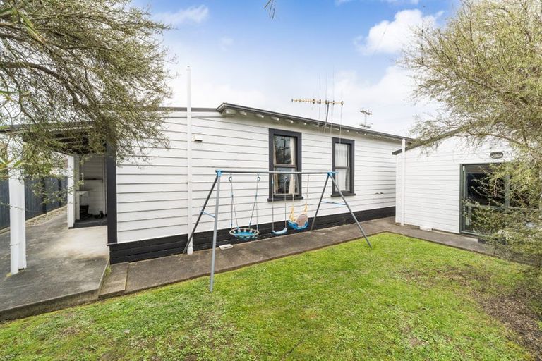 Photo of property in 32 Cambridge Street, Milson, Palmerston North, 4414