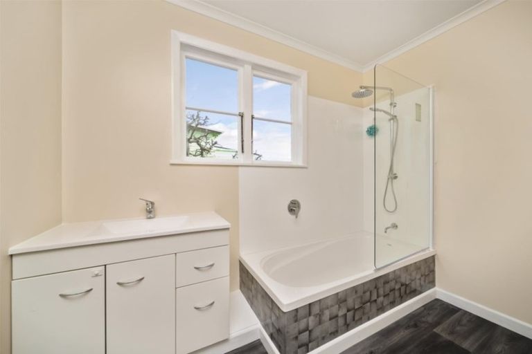 Photo of property in 22 Wellington Street, Hawera, 4610