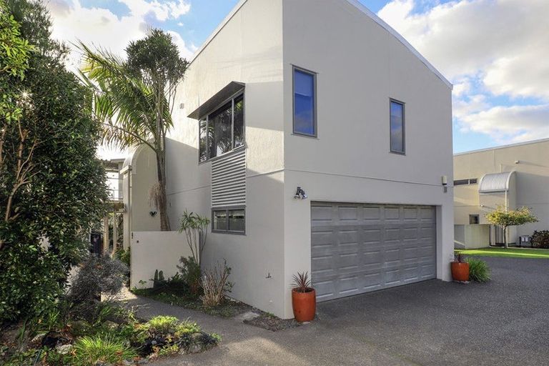 Photo of property in 1/19 Havelock Road, Havelock North, 4130