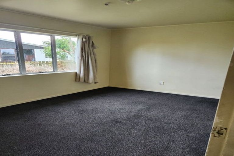 Photo of property in 32 Heathdale Crescent, Papakura, 2110