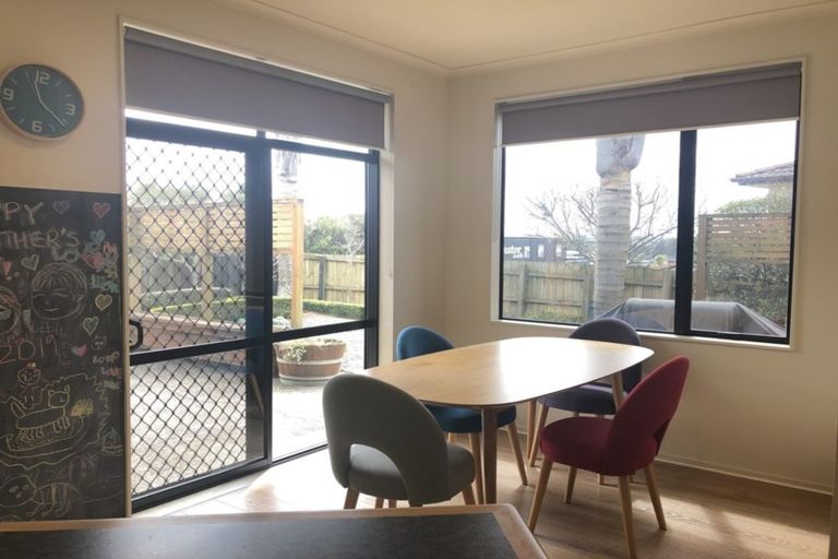 Photo of property in 17 Spoonbill Place, Unsworth Heights, Auckland, 0632