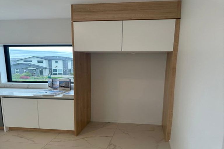 Photo of property in 723a Massey Road, Mangere, Auckland, 2022