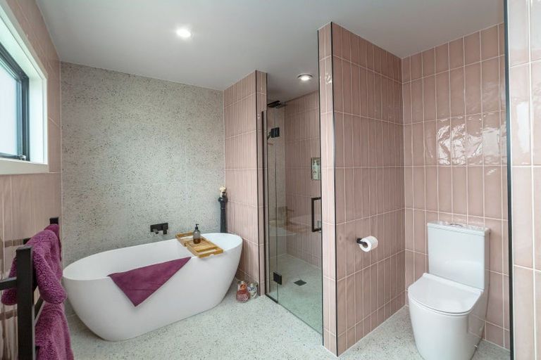 Photo of property in 7 Farley Avenue, Greytown, 5712