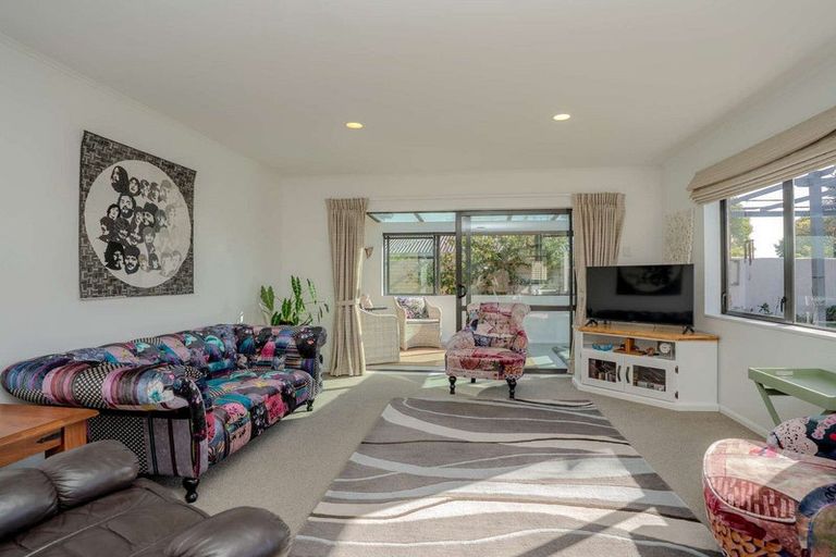 Photo of property in 21 Fairway Drive, Kerikeri, 0230