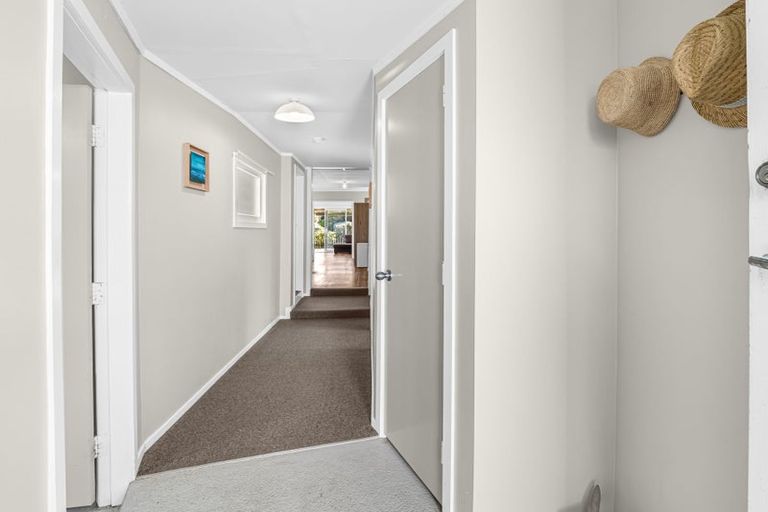 Photo of property in 86 Rua Avenue, Waitarere Beach, Levin, 5510