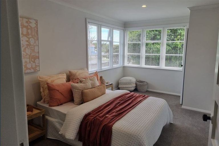 Photo of property in 30 Goldsmith Crescent, Levin, 5510