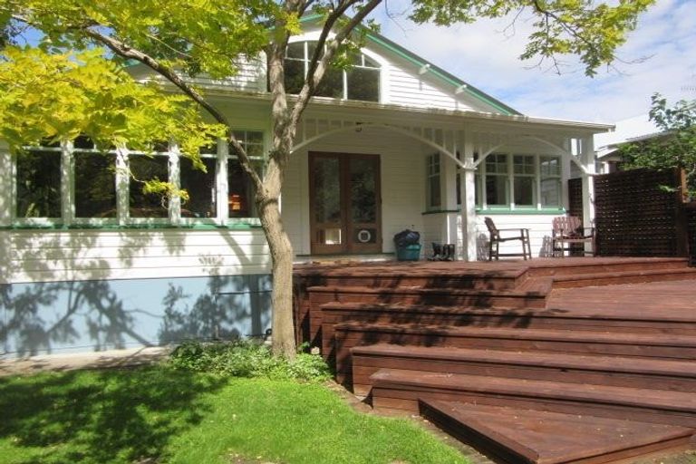 Photo of property in 48 Ferry Street, Seatoun, Wellington, 6022