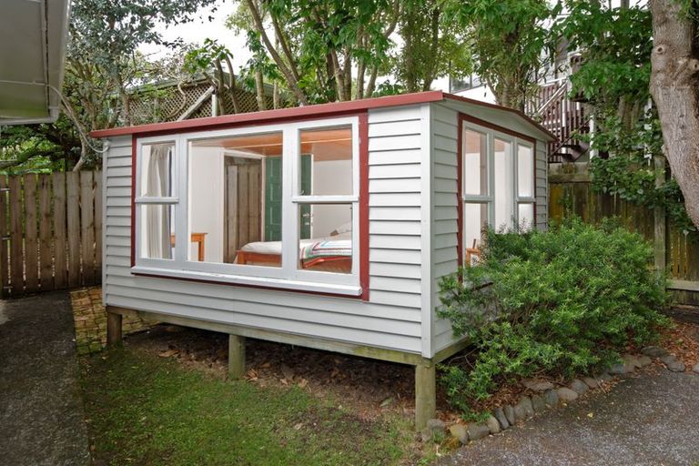 Photo of property in 16 Mariana Place, Glen Eden, Auckland, 0602