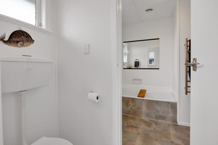 Photo of property in 33 Belair Avenue, Blagdon, New Plymouth, 4310