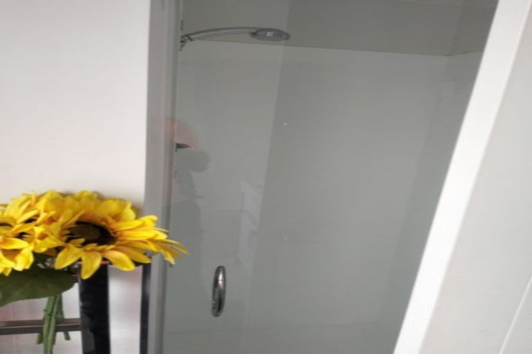 Photo of property in 5a Harry Ward Place, Henderson, Auckland, 0610