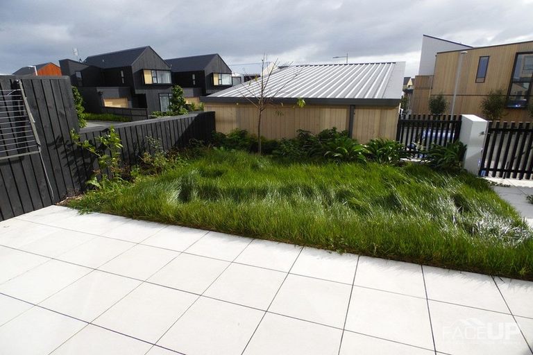 Photo of property in 242 Hobsonville Point Road, Hobsonville, Auckland, 0616