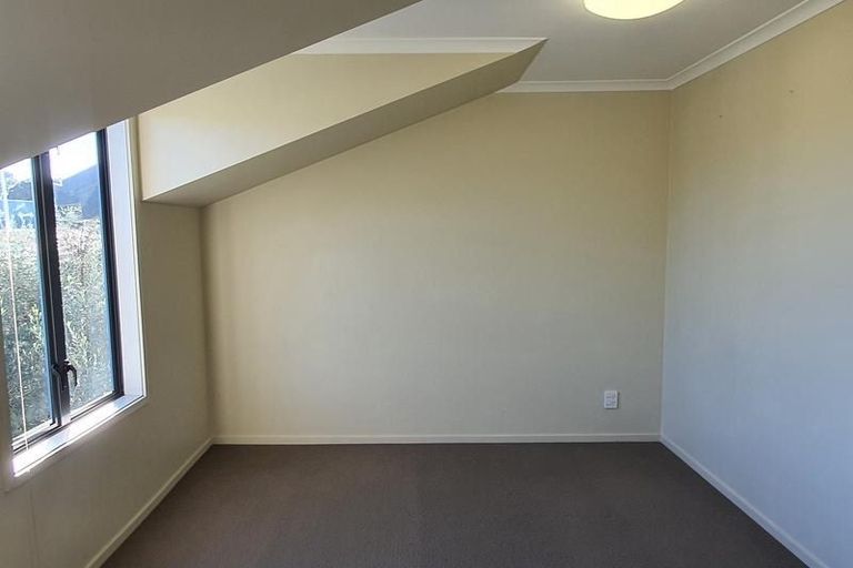 Photo of property in 36 Verdale Circle, Glen Eden, Auckland, 0602