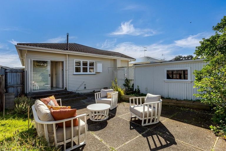 Photo of property in 23 Glamis Avenue, Strathmore Park, Wellington, 6022