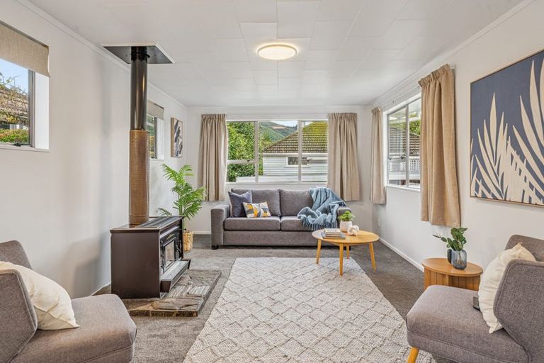 Photo of property in 30a Hudson Avenue, Ebdentown, Upper Hutt, 5018