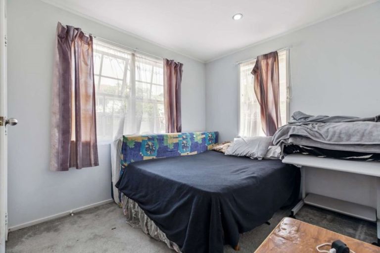 Photo of property in 24 Catkin Crescent, Papatoetoe, Auckland, 2025