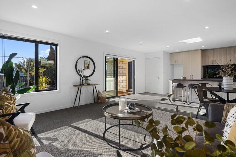 Photo of property in 202 Centaurus Road, Saint Martins, Christchurch, 8022