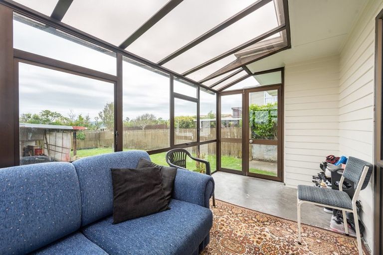 Photo of property in 26 Link Road, Newlands, Wellington, 6037