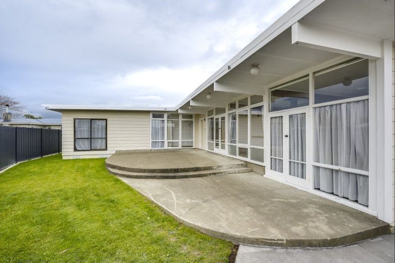 Photo of property in 24 Windsor Terrace, Taradale, Napier, 4112