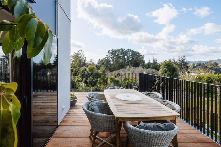 Photo of property in 31 Lakewood Lane, Cambridge, 3434