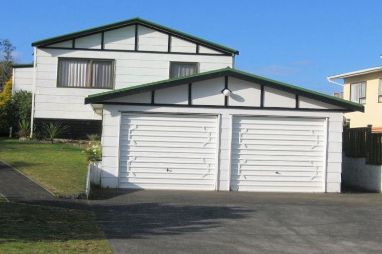 Photo of property in 402 Linton Crescent, Whangamata, 3620