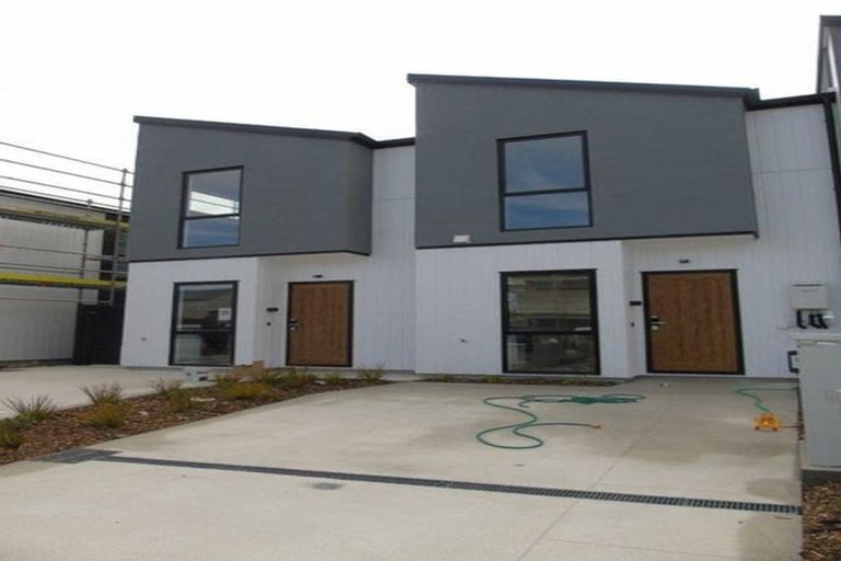 Photo of property in 35 Doug Jensen Street, Wallaceville, Upper Hutt, 5018