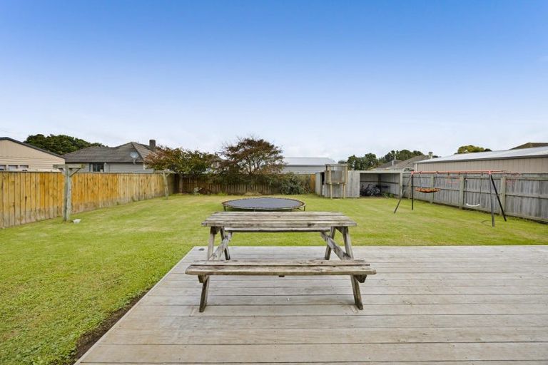 Photo of property in 18 Whitcombe Road, Opunake, 4616