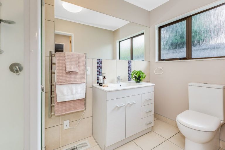 Photo of property in 5 The Top Gallant, Whitby, Porirua, 5024