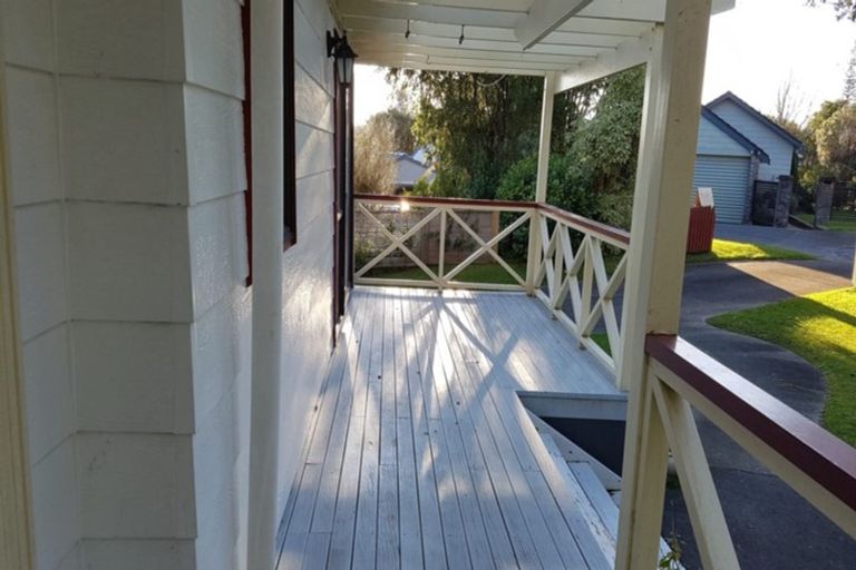 Photo of property in 28 Sunward Rise, Glenfield, Auckland, 0629