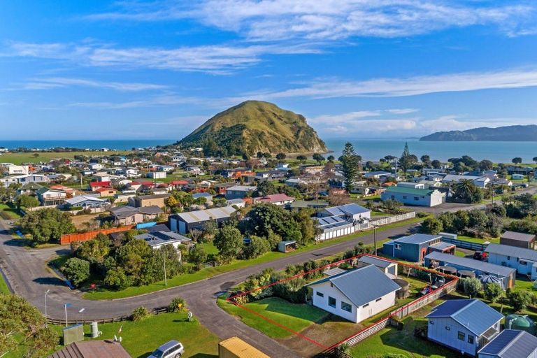 Photo of property in 13 Ratau Street, Mahia, 4198