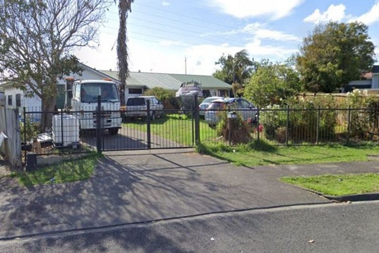 Photo of property in 17 Solveig Place, Randwick Park, Auckland, 2105