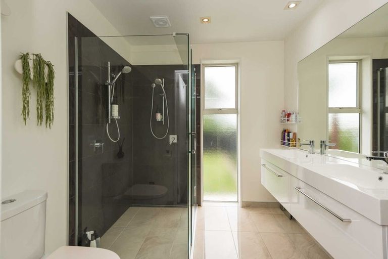 Photo of property in 33 Reginald Street, Burwood, Christchurch, 8083