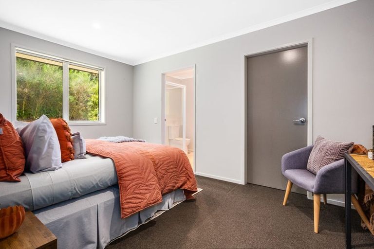 Photo of property in 34 Mooring Close, Whitby, Porirua, 5024