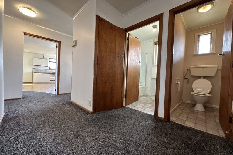 Photo of property in 5 Sherwood Avenue, Te Atatu South, Auckland, 0610