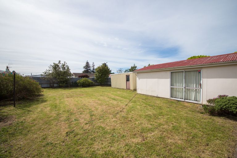 Photo of property in 23 Featherston Street, Takaro, Palmerston North, 4412