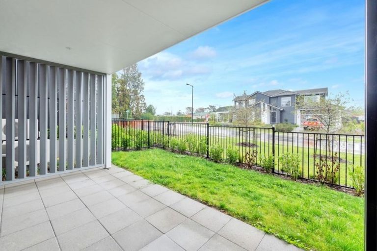 Photo of property in 2/27 Dida Park Drive, Kumeu, 0810