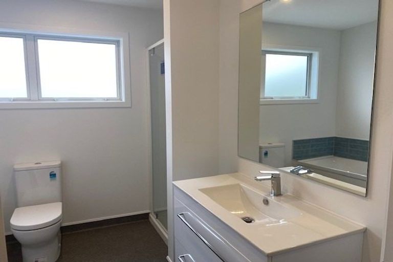 Photo of property in 28 Collins Avenue, Tawa, Wellington, 5028