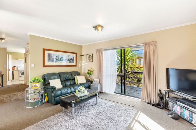 Photo of property in 1/162 Don Buck Road, Massey, Auckland, 0614