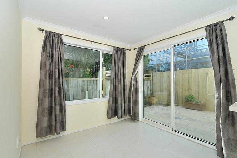 Photo of property in 10a Te Wharepouri Street, Berhampore, Wellington, 6023