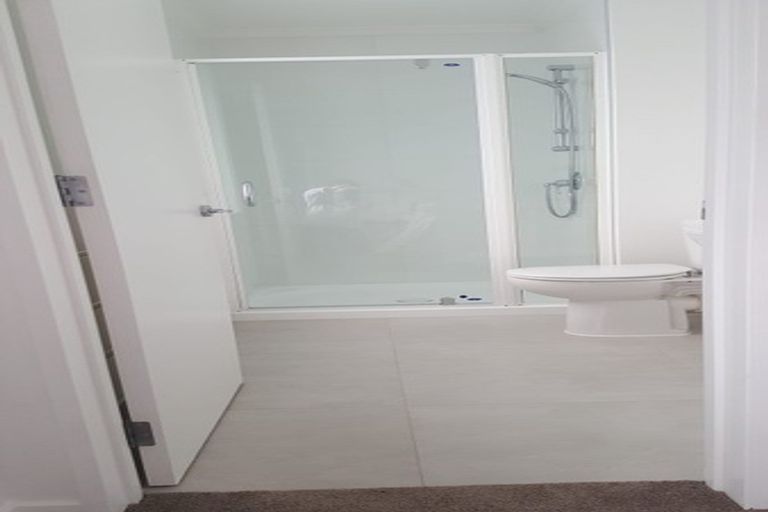 Photo of property in 42 Gunner Drive, Te Atatu Peninsula, Auckland, 0610