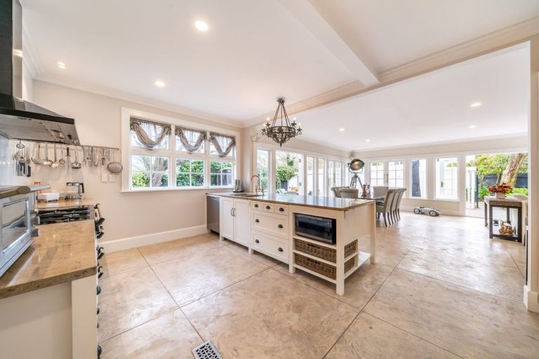 Photo of property in 291 Fergusson Drive, Heretaunga, Upper Hutt, 5018