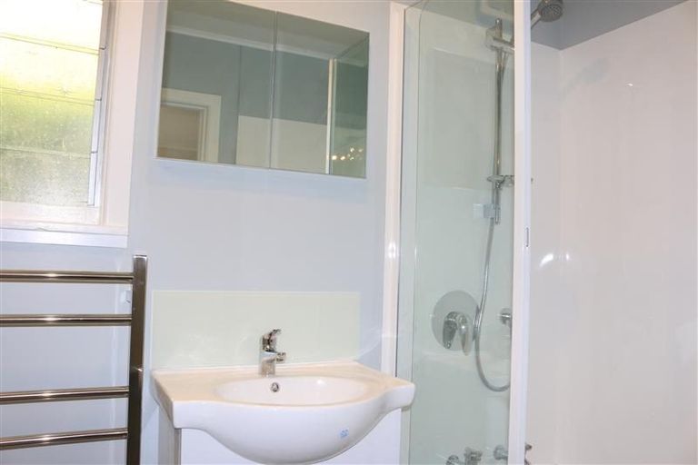 Photo of property in 41 Derwent Crescent, Titirangi, Auckland, 0604