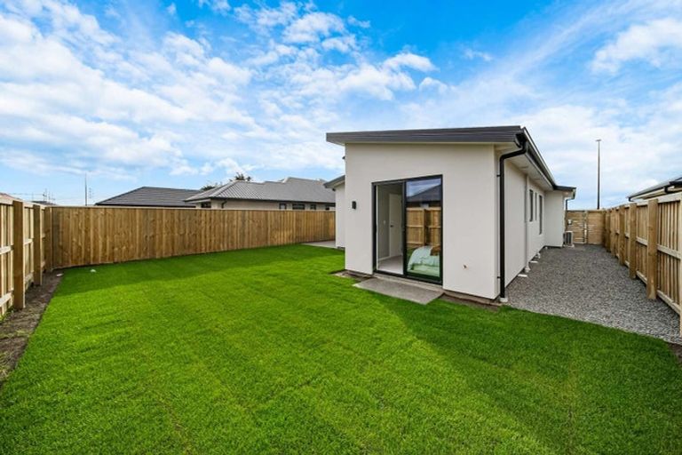 Photo of property in 21 Ellmers Street, Woodend, 7691