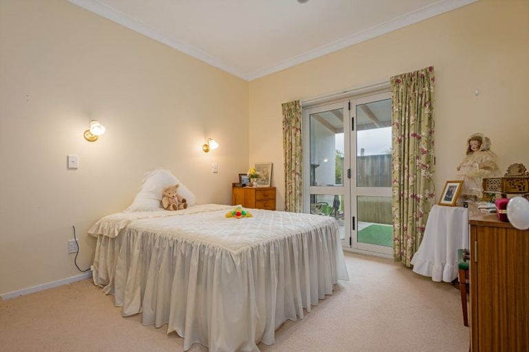 Photo of property in 10 Tui Glen Drive, Levin, 5571