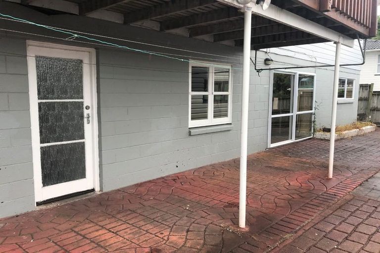 Photo of property in 478 Don Buck Road, Massey, Auckland, 0614