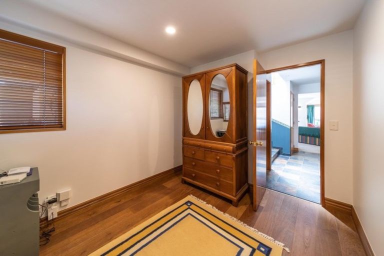 Photo of property in 10 Peregrine Place, Queenstown, 9300