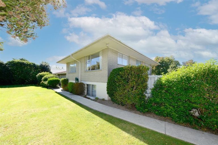 Photo of property in 50 Kent Lodge Avenue, Avonhead, Christchurch, 8042
